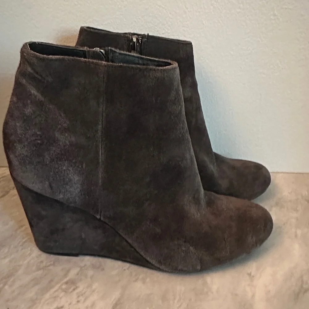 Dolce Vita Suede Wedge Ankle Boots Women’s Size 9 - Picture 3 of 5